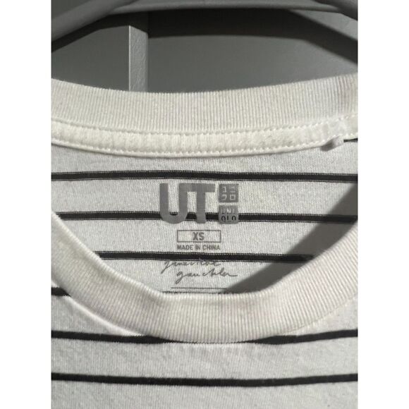 Uniqlo Disney Women's Embroidered Mickey & Minnie Striped T-Shirt Size X-Small - Picture 4 of 6